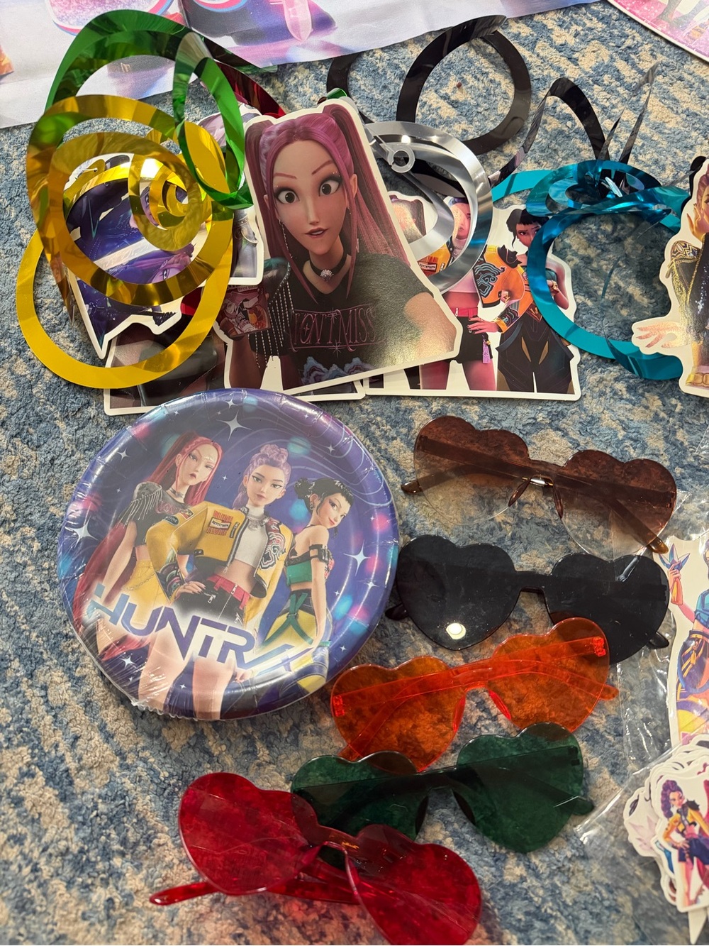 Kpop demon hunters party supplies